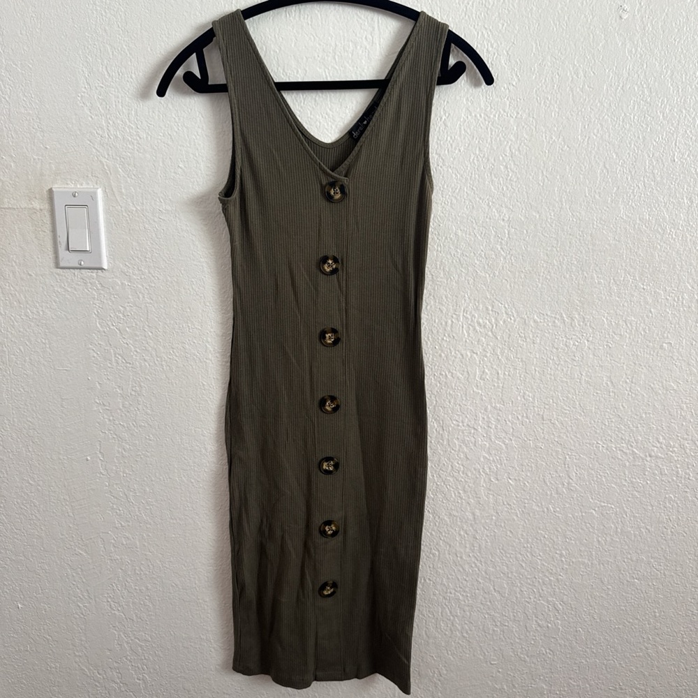 Derek Heart Sleeveless Button Midi Dress